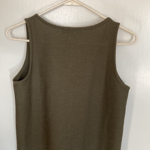 Loft SP green sleeveless V Neck top - Picture 4 of 9